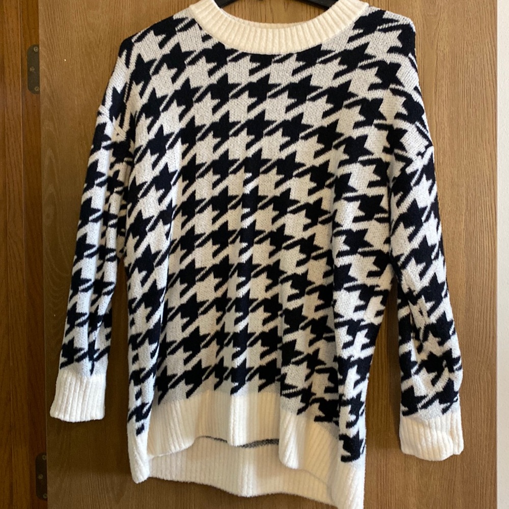 Lou & Grey black and white sweater